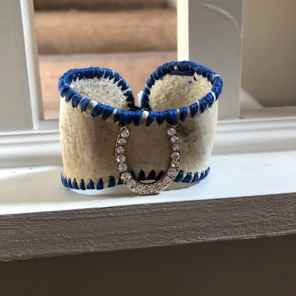 Colts cuff
